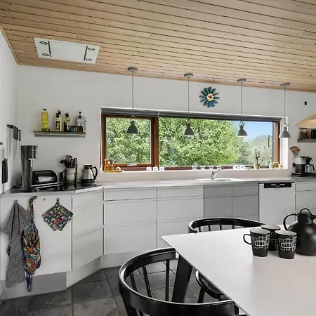 Holiday home Gorgeous In With Kitchen *